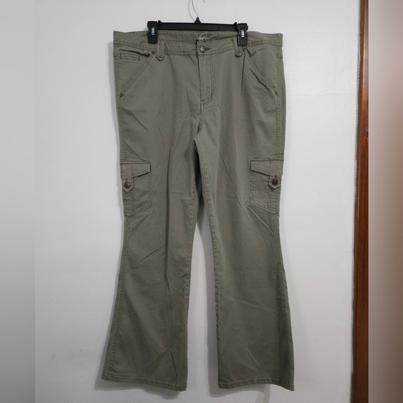 Venezia Pants - Y2k Vintage Venzia green midrise cargo pants